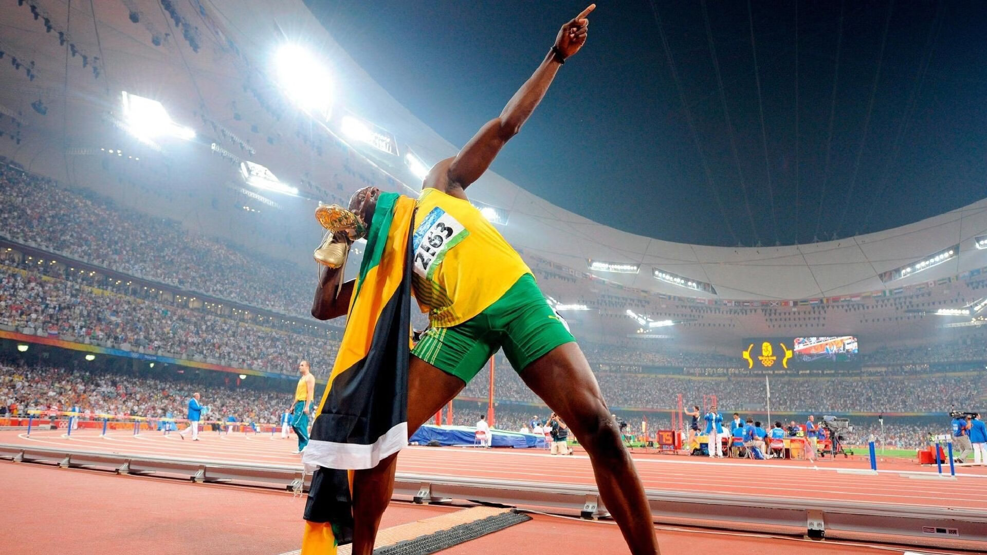 蝶泳末段发力希腊成功逆转，蝶泳细节